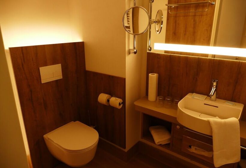 Meyn S Apartments &