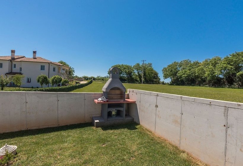 New And Modern Villa With Private Pool And Summer Kitchen In Central Istria