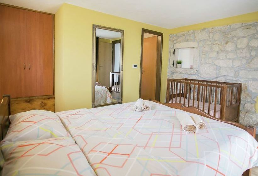 Unique Villa For Up To 8 Persons, With Pool, Hot Tub & Beautiful Garden