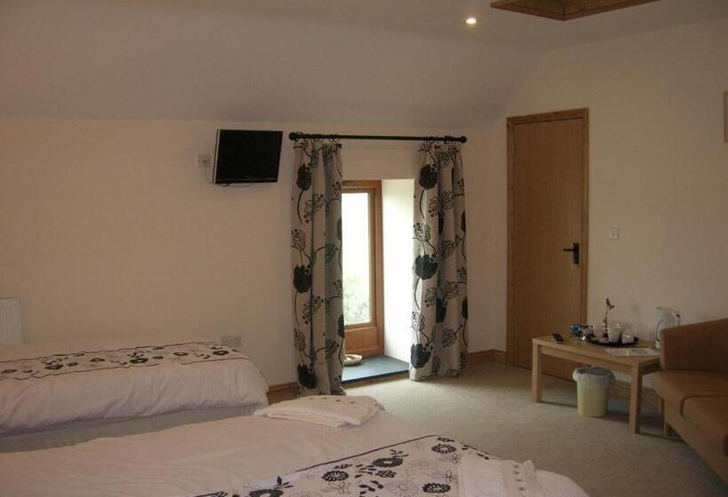 مبيت وإفطار Polhilsa Farm