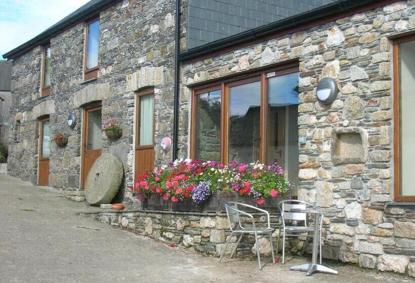 مبيت وإفطار Polhilsa Farm