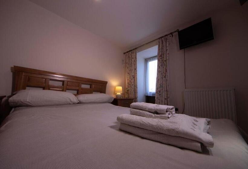 مبيت وإفطار Polhilsa Farm