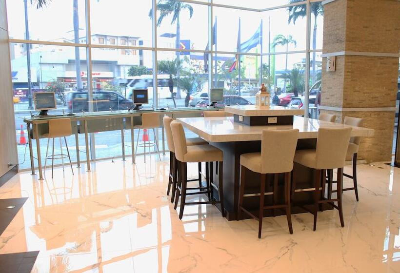 هتل Courtyard By Marriott Guayaquil