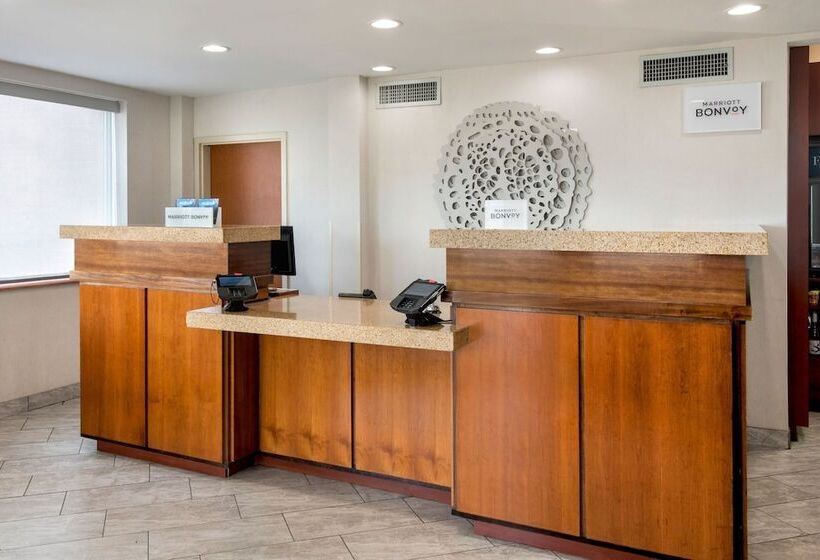هتل Fairfield Inn By Marriott New York Laguardia Airport/flushing