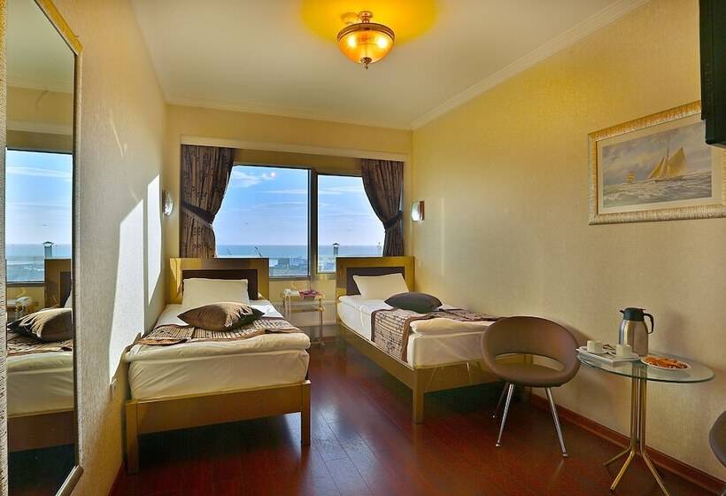 Fotos del hotel Grand Madrid:  10