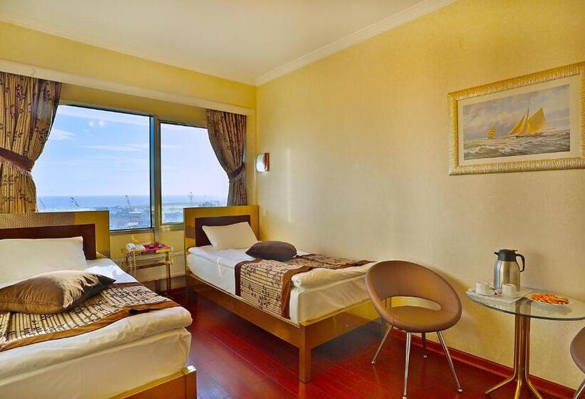 Fotos del hotel Grand Madrid:  2