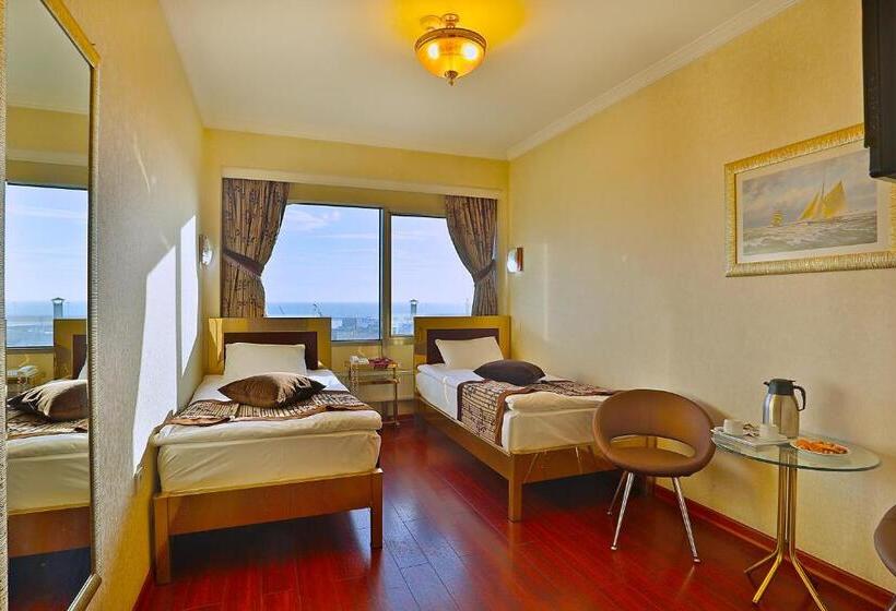 Fotos del hotel Grand Madrid:  18