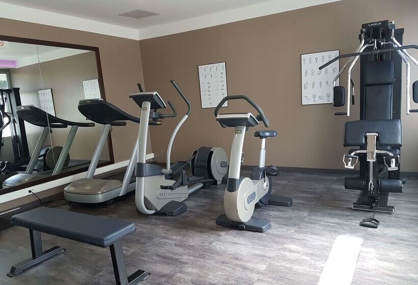 هتل Hilton Noumea La Promenade Residences