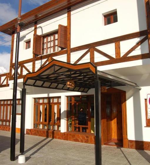 هتل Hosteria & Spa Plaza Esquel