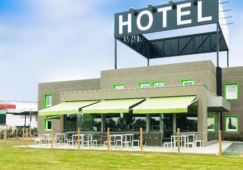 هتل Ibis Styles Lleida Torrefarrera