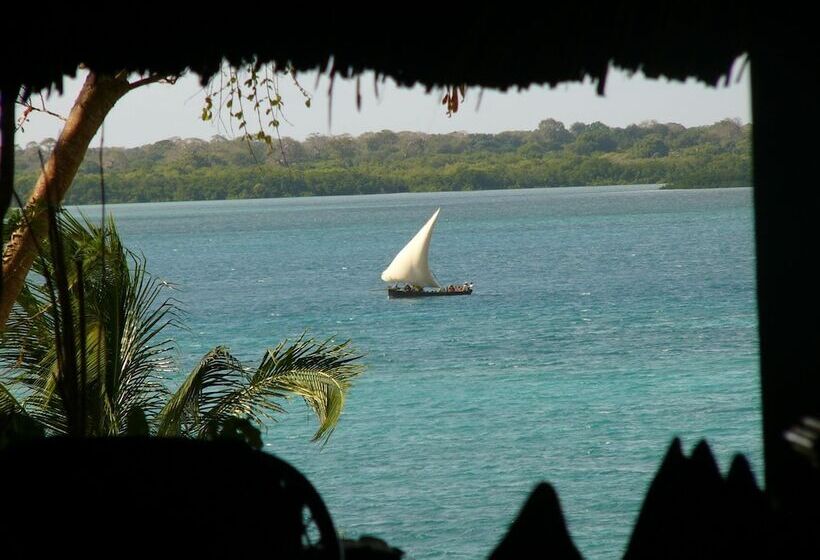 هتل Kinasi Lodge