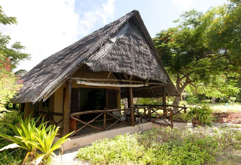 ホテル Kinasi Lodge