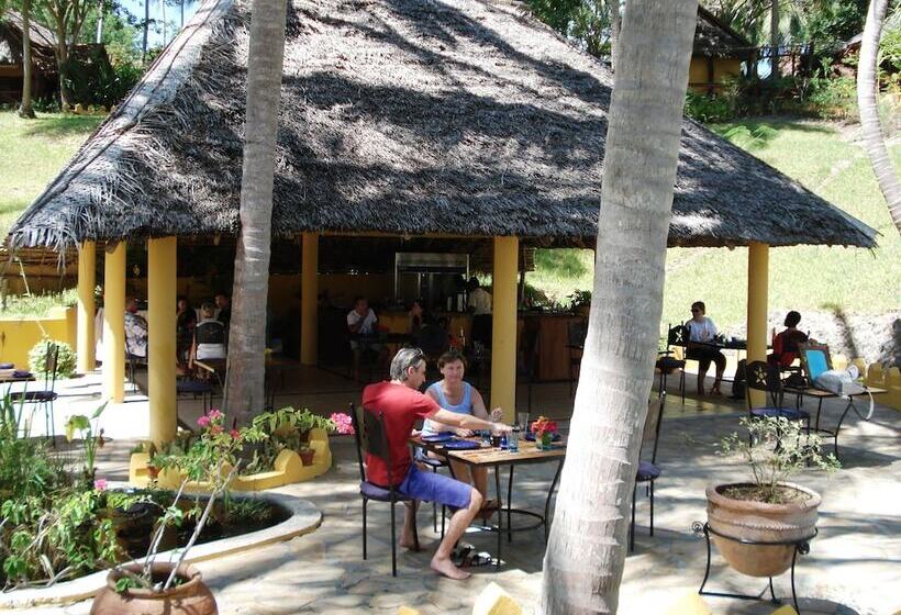 هتل Kinasi Lodge
