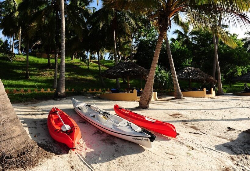 هتل Kinasi Lodge