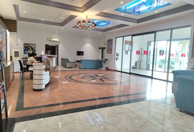 فندق Lion Lords Inn Rajula