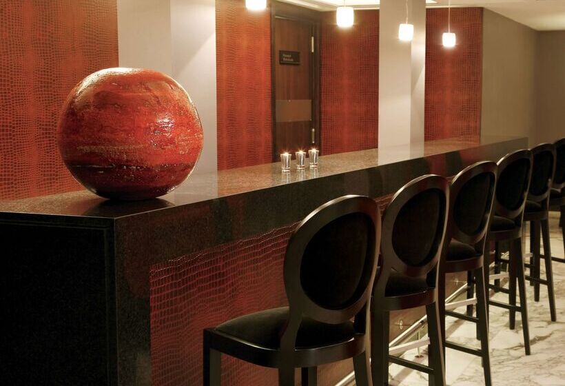 Отель NH Buenos Aires Tango