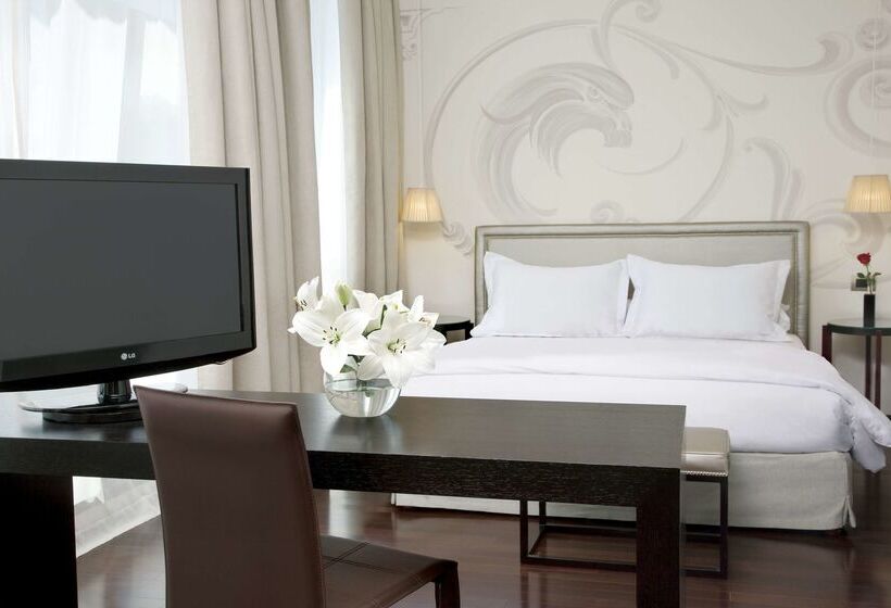 Отель NH Buenos Aires Tango