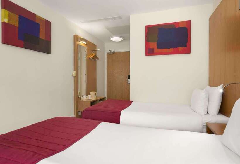 Hotel Ramada Encore By Wyndham Doncaster Airport