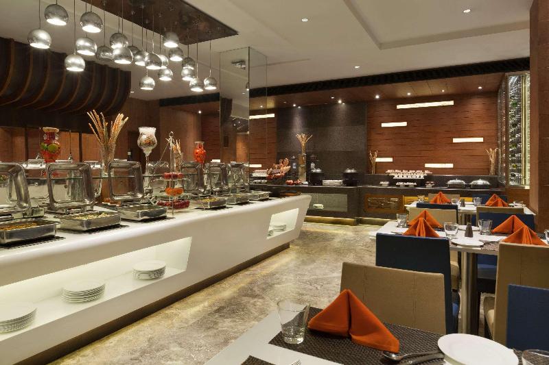 Fotos del hotel Ramada Plaza Jhv:  42