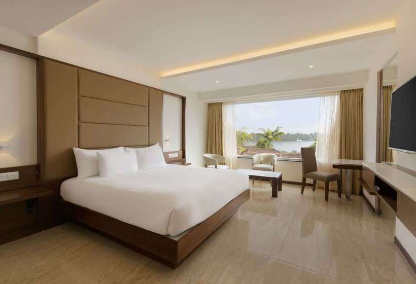 Hotel Ramada Resort By Wyndham Kochi