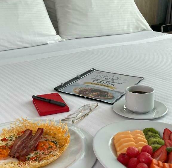 هتل San Fernando Plaza