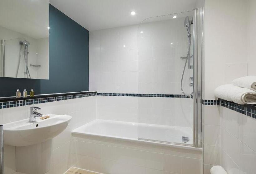 Marlin Aldgate Tower Bridge