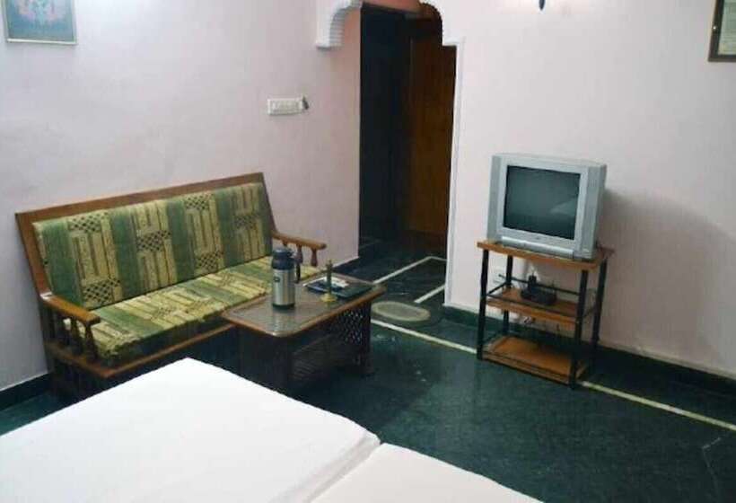 فندق Rathore Lodge & Restaurant