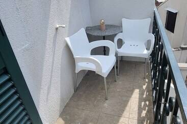 پانسیون Apartments Neva Supetar