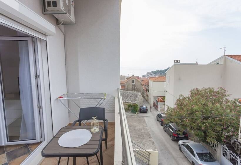 پانسیون Apartments & Rooms Alagic