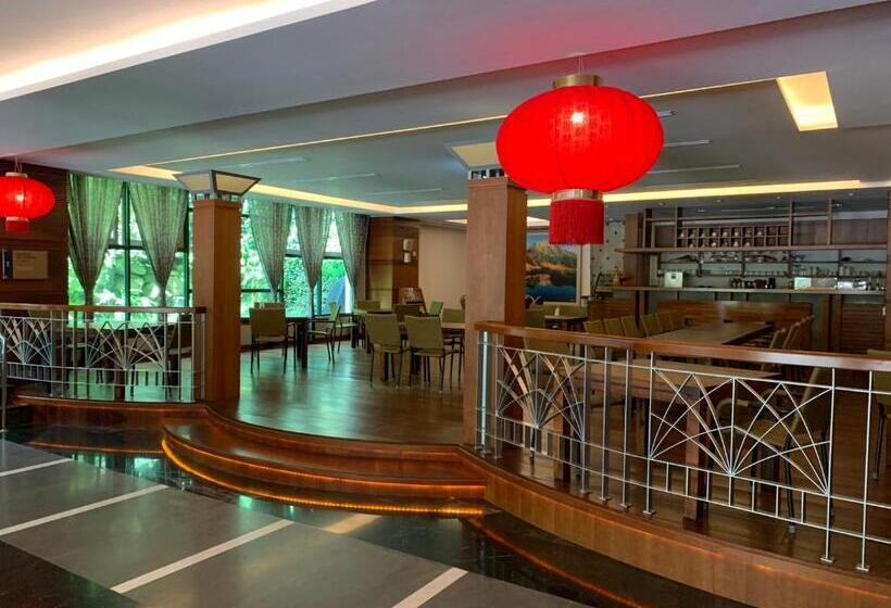 هتل King's Resort & Spa