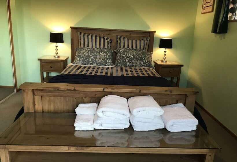 هتل Newlands Bed And Breakfast