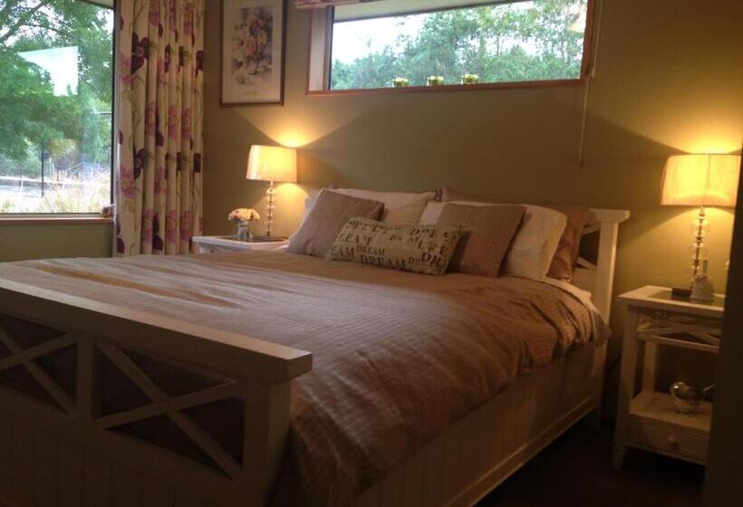 هتل Newlands Bed And Breakfast