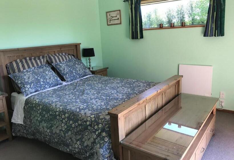 هتل Newlands Bed And Breakfast