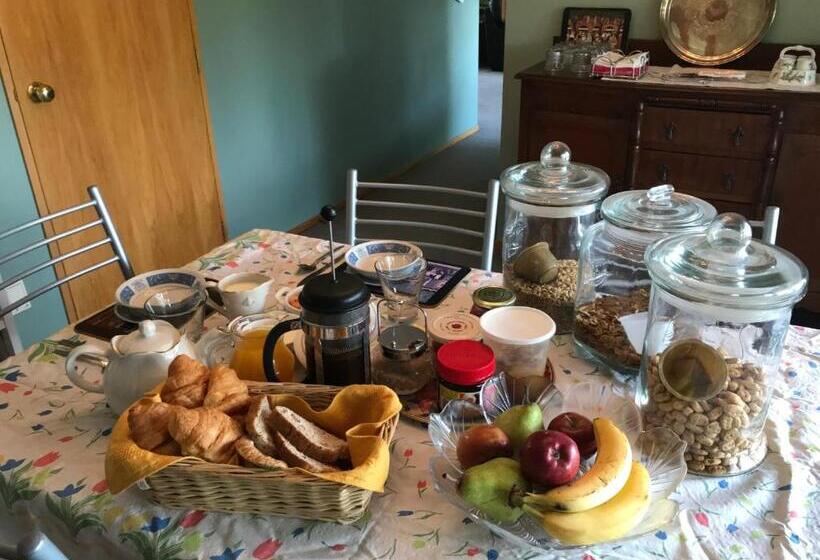 هتل Newlands Bed And Breakfast
