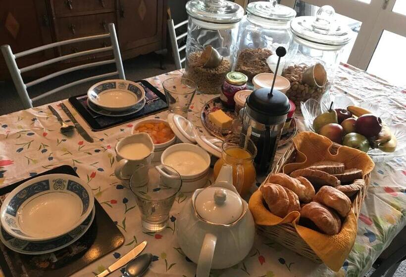 هتل Newlands Bed And Breakfast