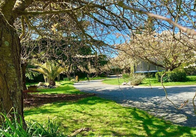 هتل Newlands Bed And Breakfast