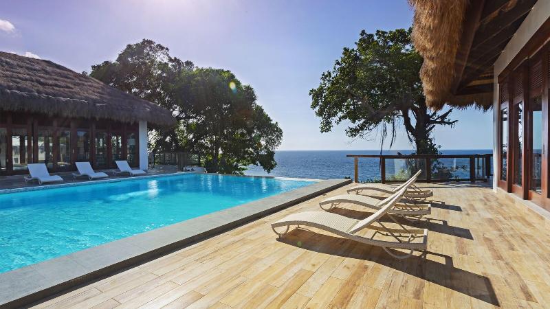 בית מלון כפרי Ocean S Edge Resort