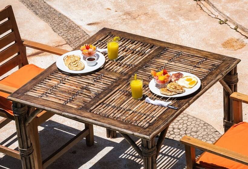 فندق Punta Mango Surf & Beachfront Resort