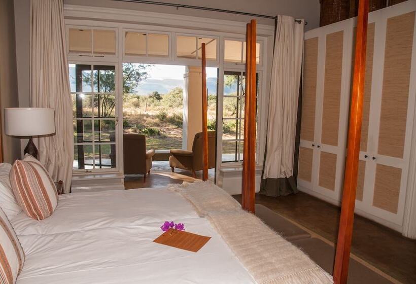 בית מלון כפרי Samara Karoo Reserve