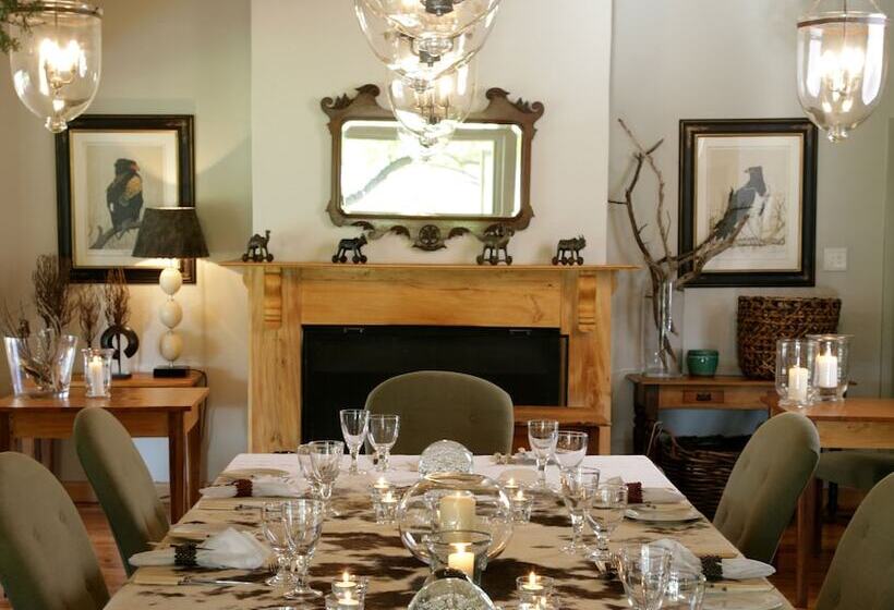 בית מלון כפרי Samara Karoo Reserve