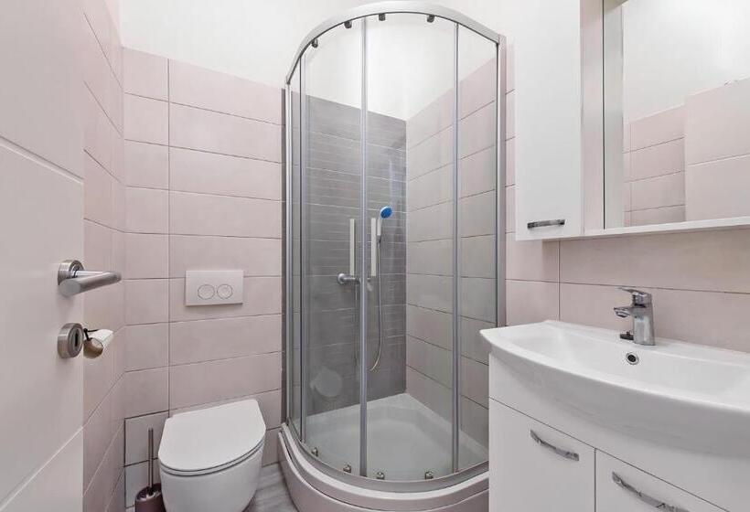 پانسیون Little Flower In City Center