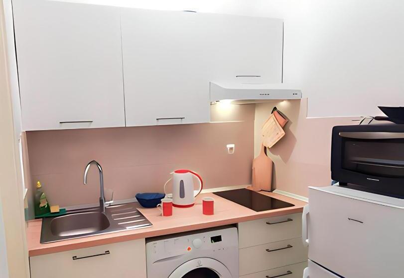 پانسیون Little Flower In City Center