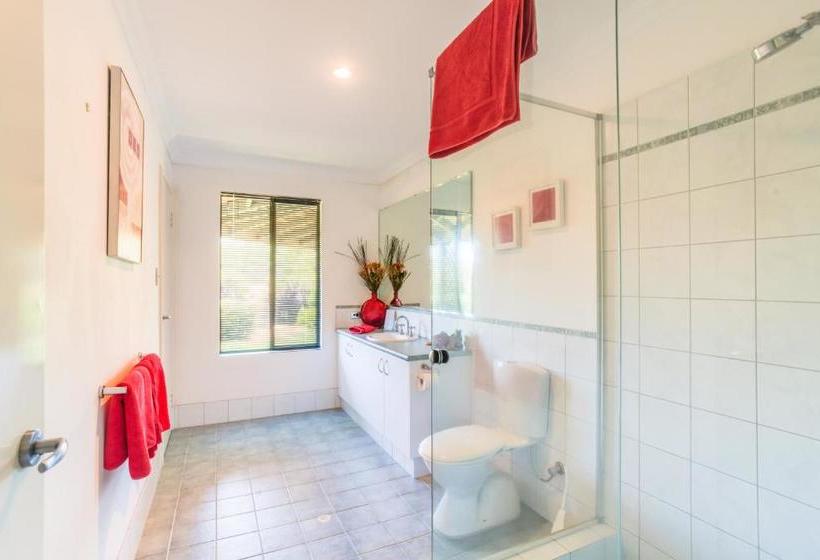 مبيت وإفطار Seatrees Accommodation