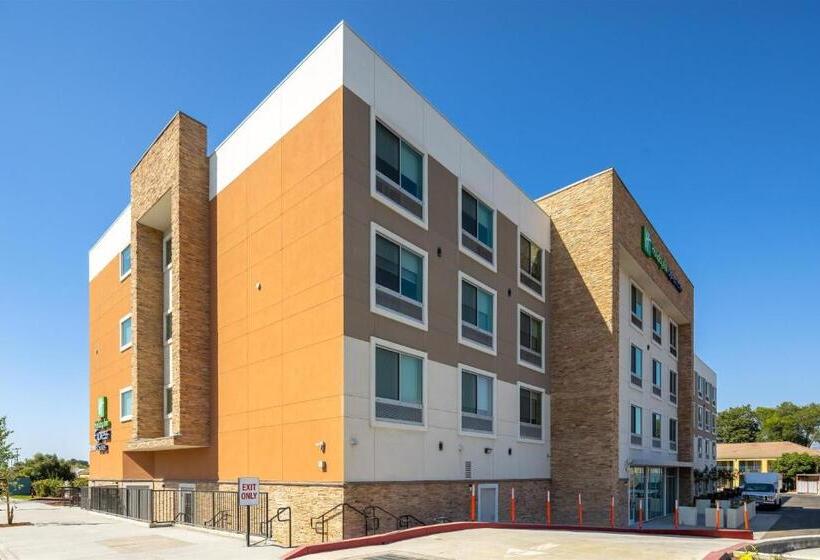 בית מלון כפרי Holiday Inn Express & Suites   San Jose Silicon Valley, An Ihg