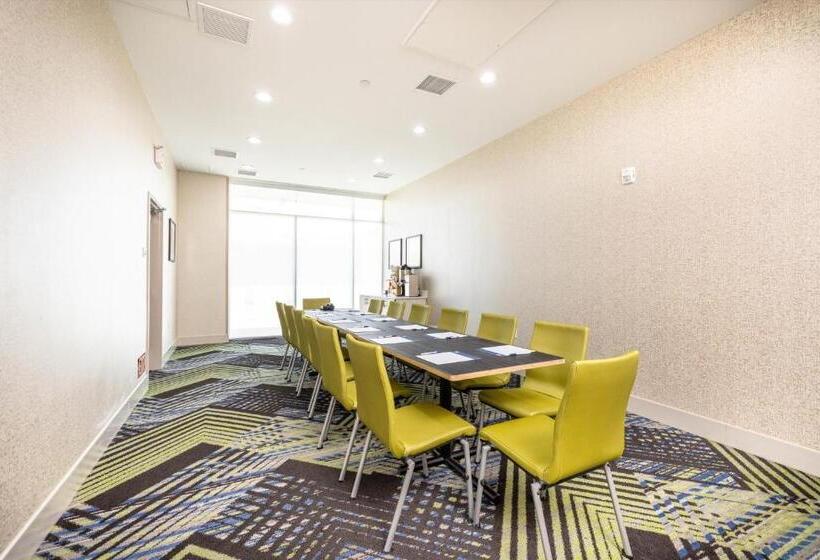בית מלון כפרי Holiday Inn Express & Suites   San Jose Silicon Valley, An Ihg