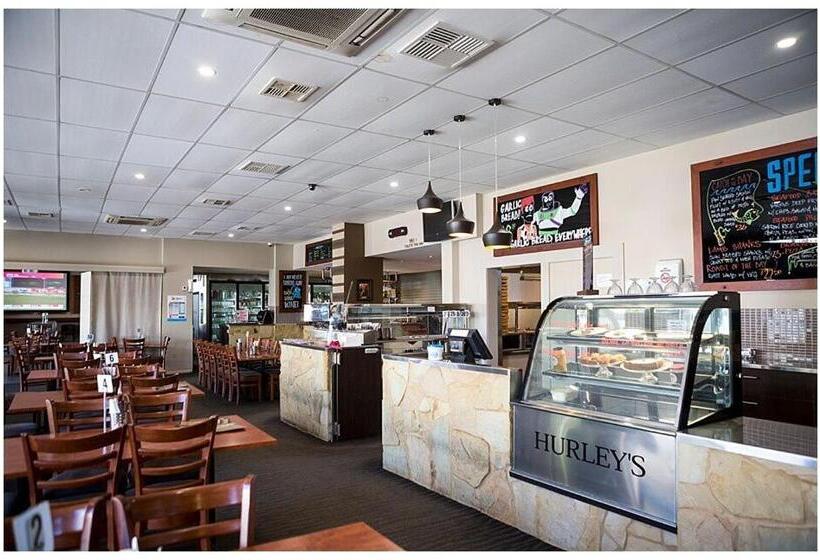 Отель Hurley's Bar & Bistro