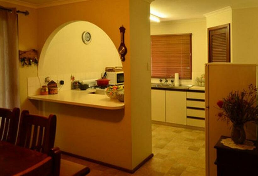Отель Nulla Nulla Farm Retreat