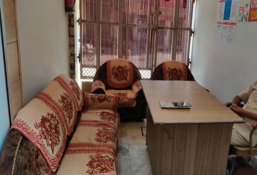 호텔 Oyo 80763  Tomar Palace