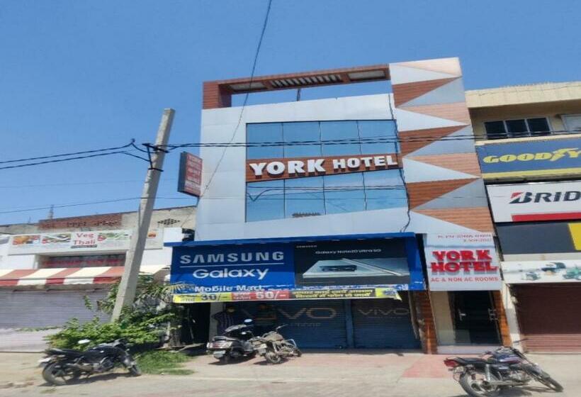 Отель Oyo 80792 York