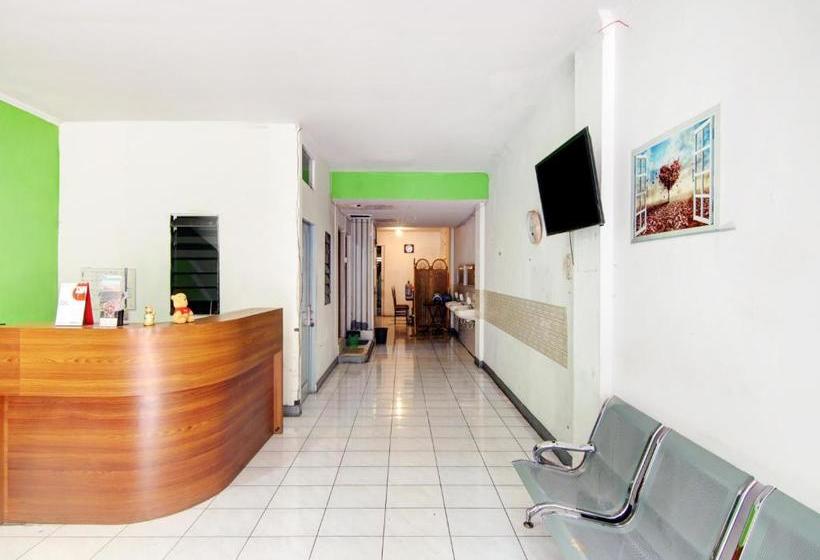 هتل Spot On 90468 Monalisa Guesthouse